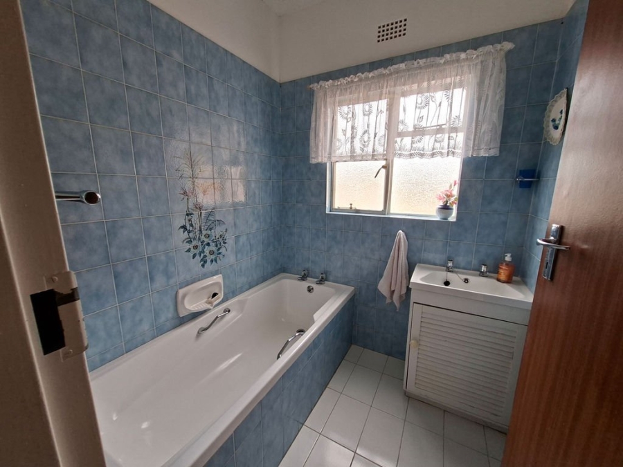 4 Bedroom Property for Sale in Vanrhynsdorp Western Cape